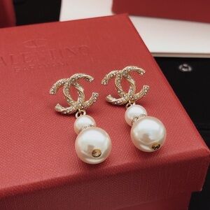 Chanel gourd earrings